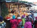 Advent 2015_05_I děti nakupují dárky.JPG